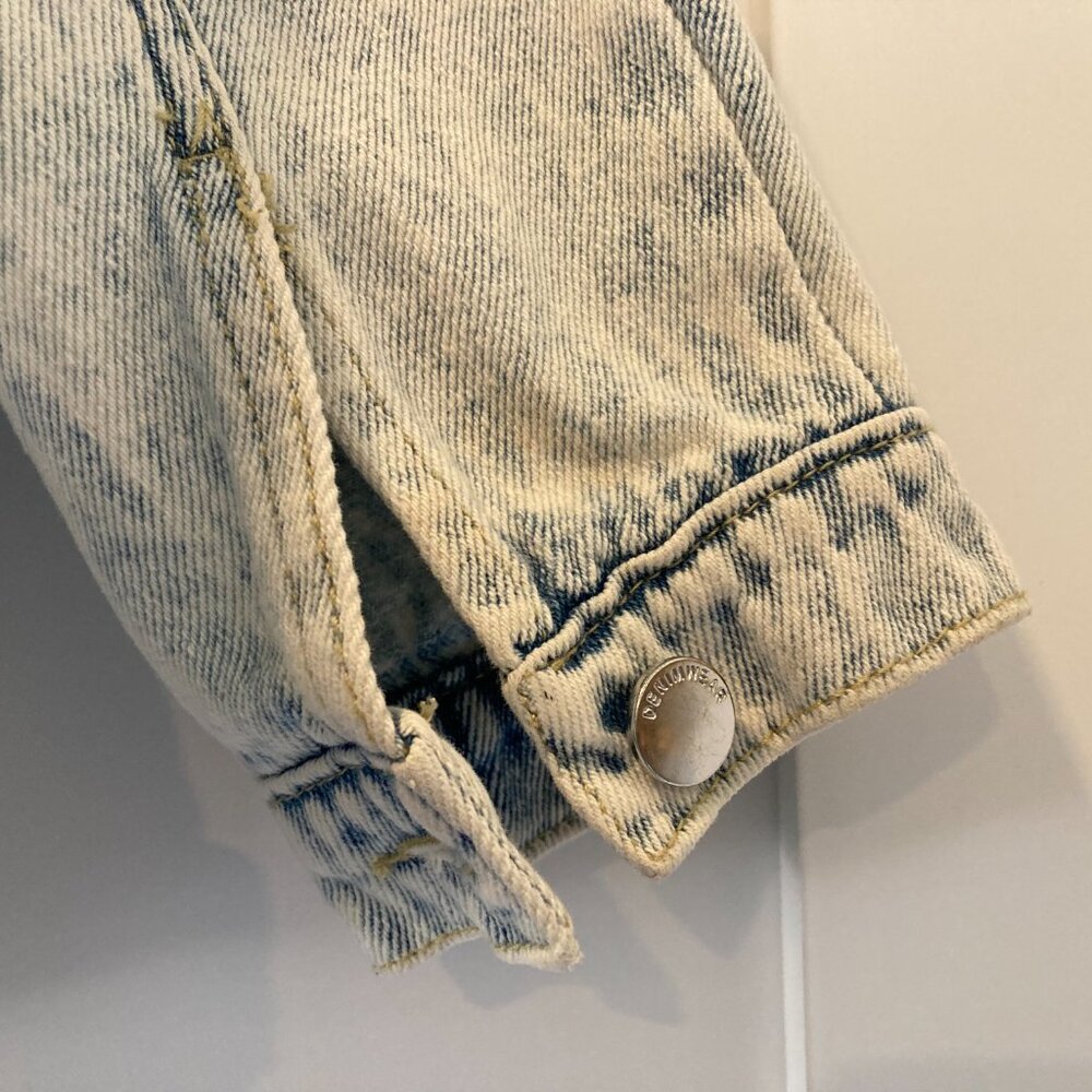 Ashley Vintage Charm | Acid Wash Denim Jacket | Large - Picture 6 of 8